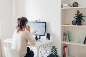 salespeople working remotely
